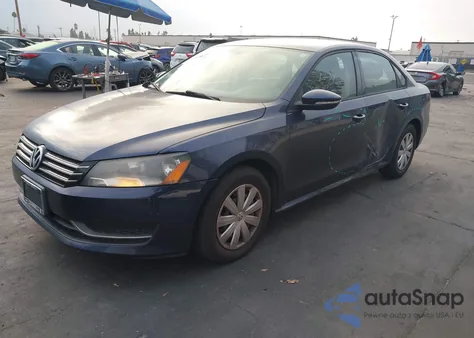 2012 Volkswagen Passat 2.5L S из США, поврежденный, VIN 1VWAP7A33CC072411